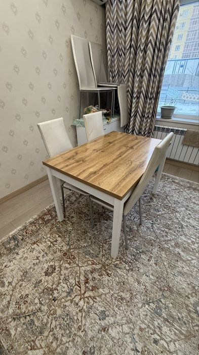 Продается стол со стульями