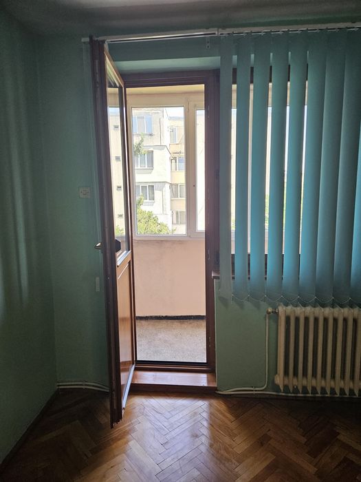 Închiriez apartament 2 camere Micro 2
