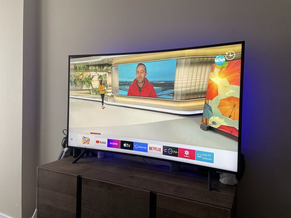 Samsung smart TV, извит, 55 инча, 4K, UHD