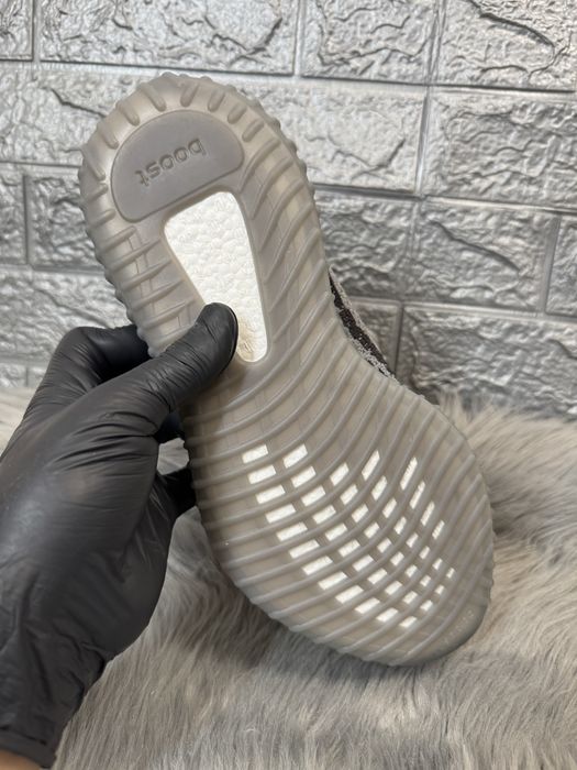 Yeezy 350 v2 Beluga Grey Pk premium