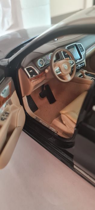 Aduc Machete 1 18 Volvo XC90 mark 2 cu imperfecțiuni