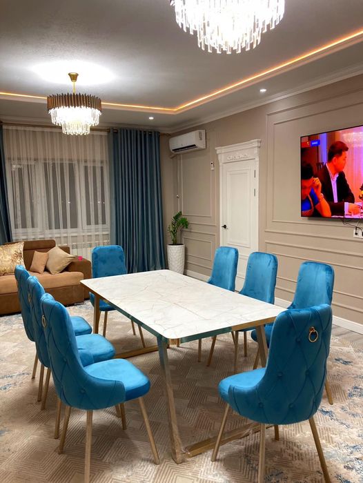 Акция стол и стулья