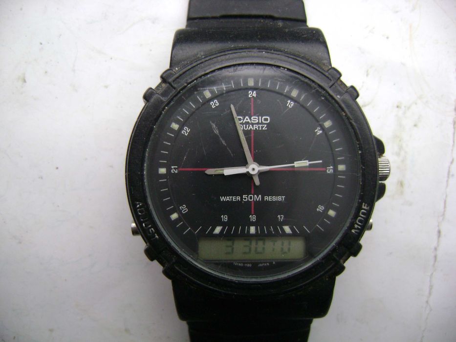 Продавам 5 броя каварцови часовника Casio