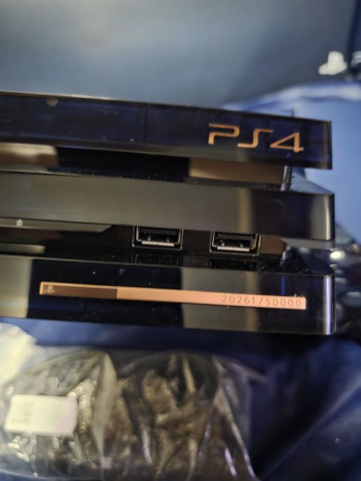 Ps4 pro 5000milyon limitet