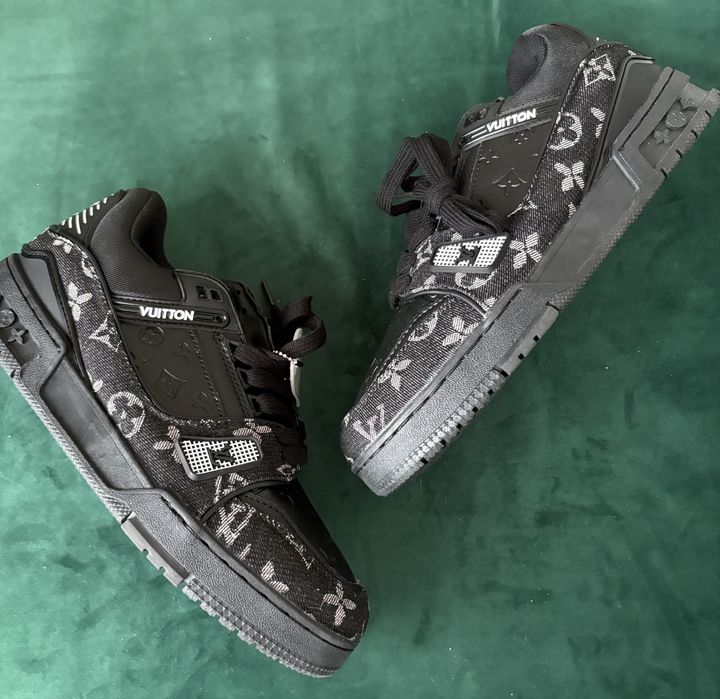 Adidași Louis Vuitton