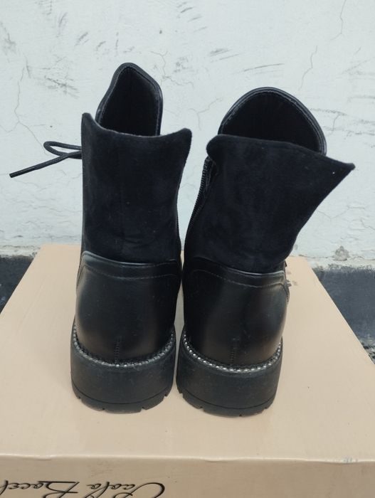 Дамски кожени боти ..