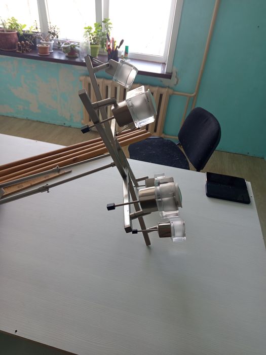 Продам люстру в хорошем состоянии