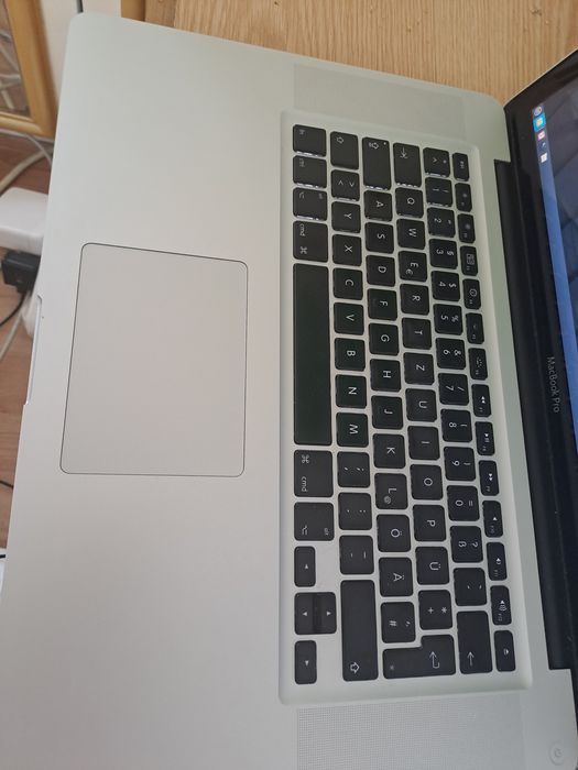 MacBook din 2010