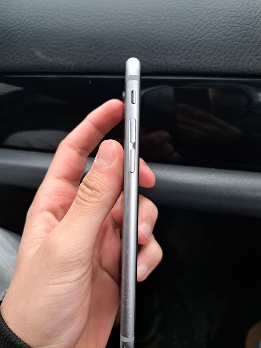 Продам айфон 6   .