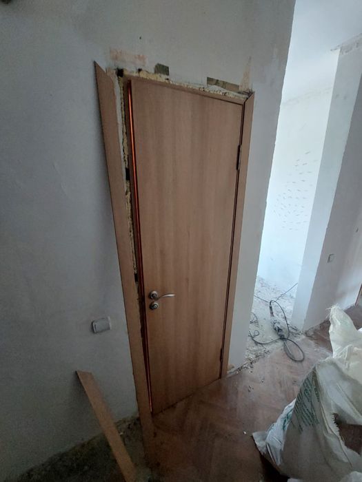 Продаю двери 80/60см