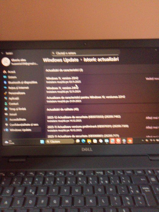 Reducere Preț : Laptop Dell ,Bun