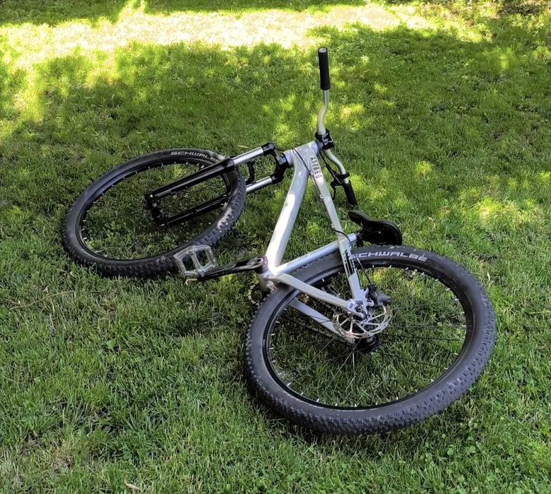 Dirt Jumper Attabo Pert 2.0 Custom