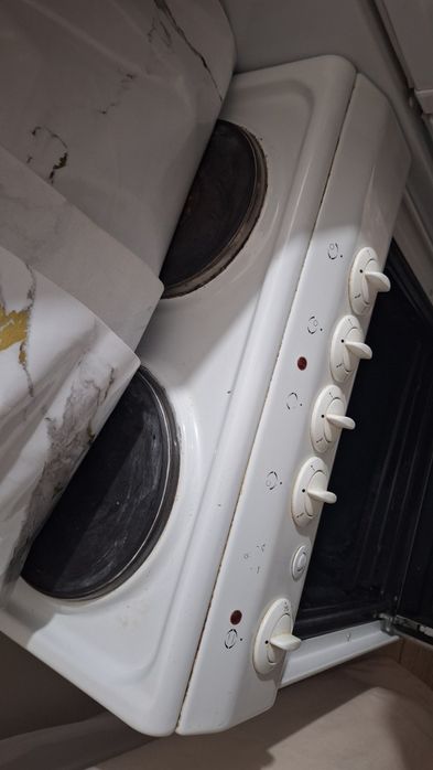 Продам электро плиту