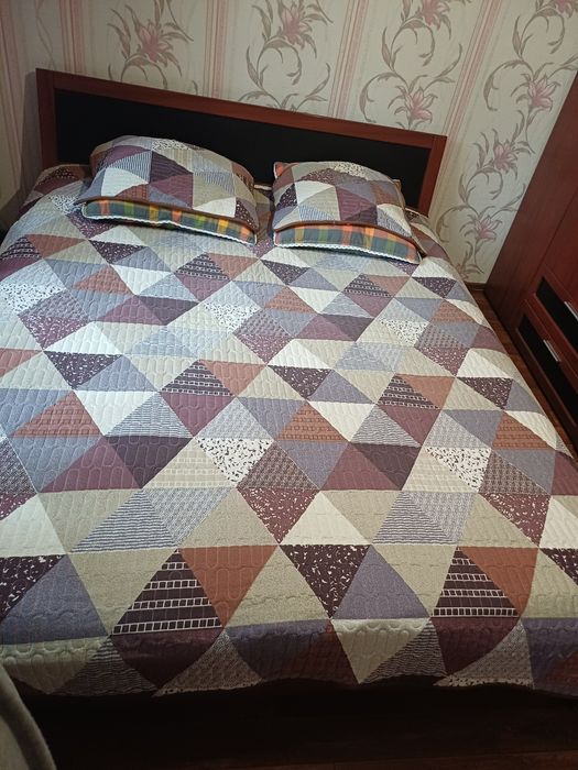 Продам спальный гарнитур