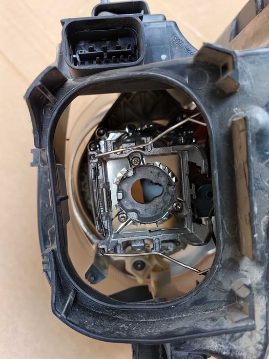 Фар за Mini Cooper R56 Xenon / Мини Купър Р56 Ксенон