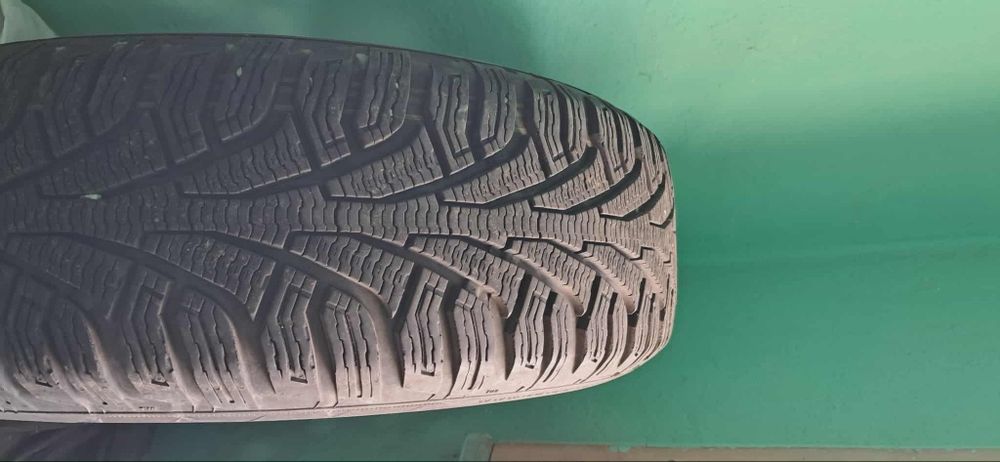 Продавам зимни гуми