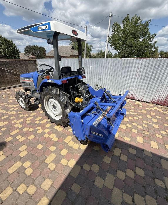 Японский минитрактор Iseki