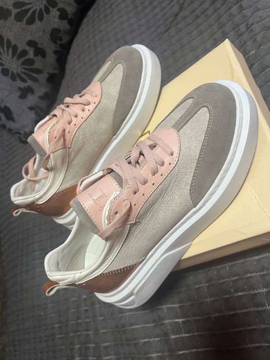 Продам кроссовки