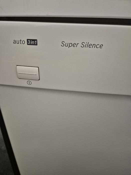 Свободностояща съдомиялна Бош гаранция 12м