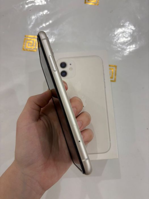 Продам IPhone 11 64 gb в  идеальном состоянии
