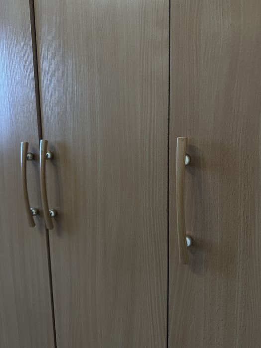 Вместительный шкаф для одежды