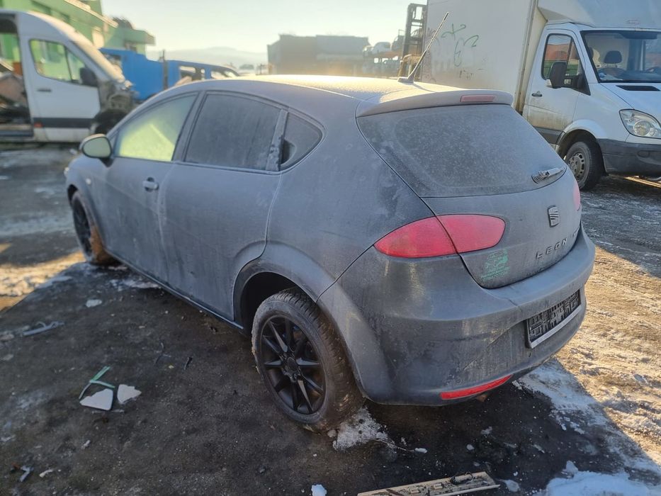 Dezmembrez Seat Leon - 2 (1P) (facelift) (2009 - 2012), 1.6 tdi CAY, manual, CAY, LUB