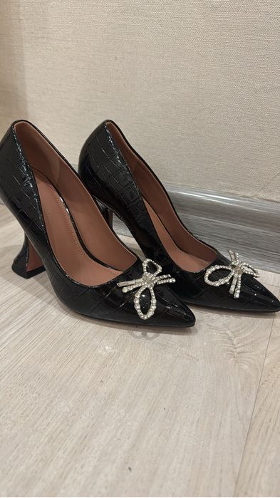 Продам обувь ……………….