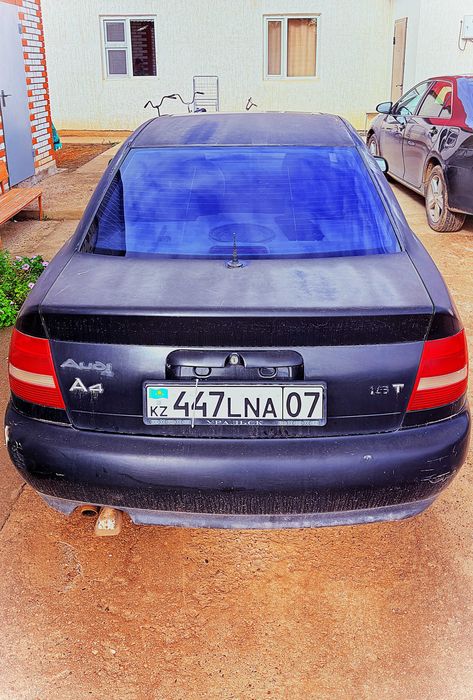 Audi A4 1,8 2000 г.в.