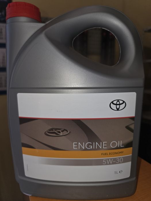 Оригинално двигателно масло Toyota Fuel Economy 5W30 5L (5 литра) за Тойота