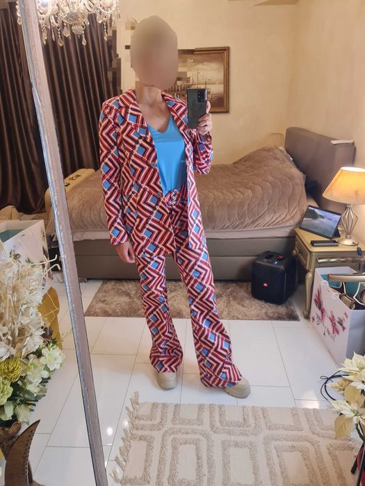 НОВ* Луксозен Костюм от 3 части Camelot