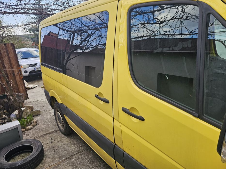 Vand microbuz Mercedes Sprinter, 2.2, 8+1 locuri, din 2015