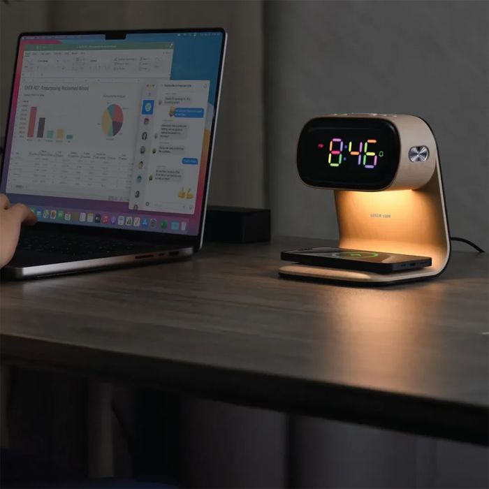 Прикроватные часы / часы с беспроводной зарядкой /Доставка 24/7