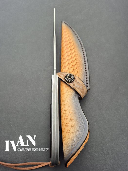 Ловен нож от дамаска стомана (96 слоя) сърцевина  VG10 с кожена кания