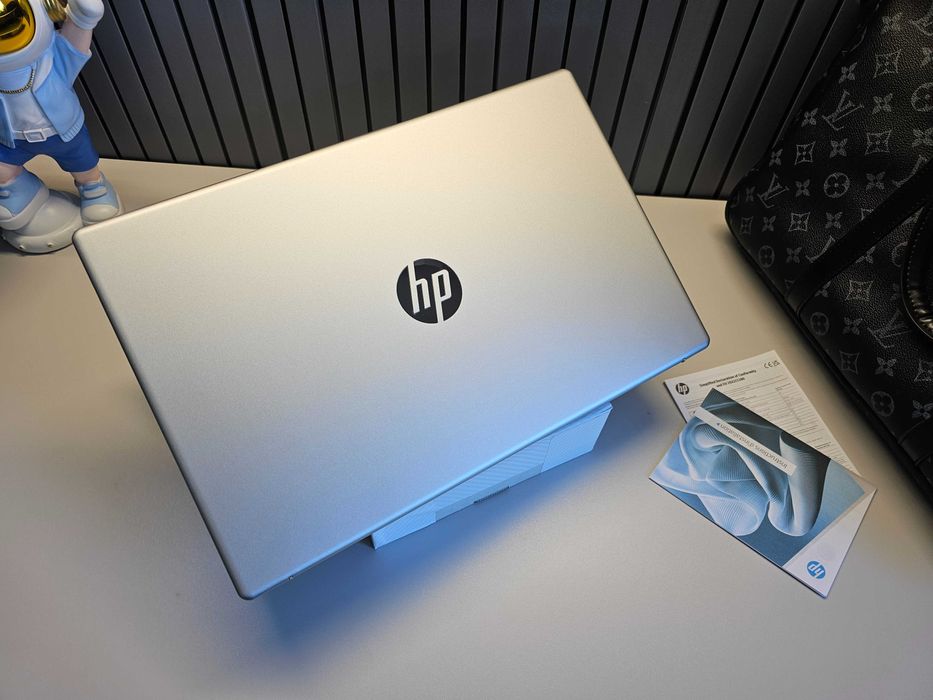 ПРОДАМ HP Laptop 15-FC0130NI Ноутбук Ryzen™3-7320U/4GB/256SSD/15.6"FHD
