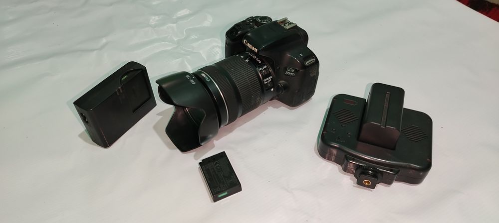 Canon 800D xolati yaxshi ishlashi zo'r 18.135 STM