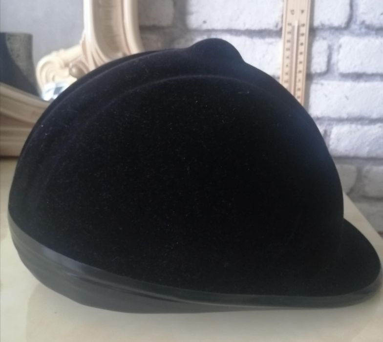 Каска за конна езда