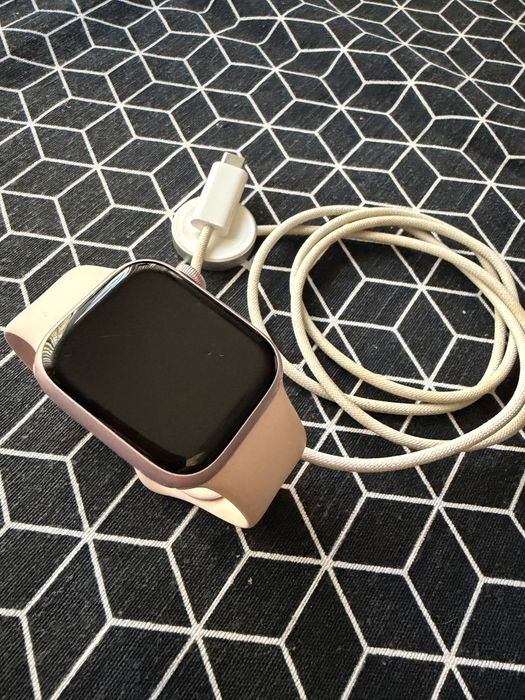 Apple watch 9 41mm/87% battery