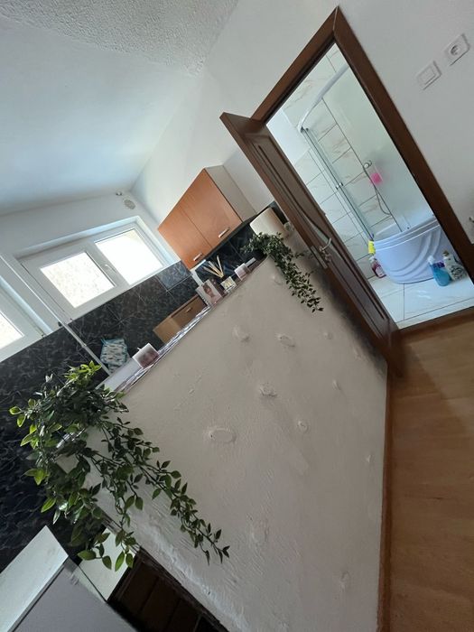 Ofer garsoniera decomandata