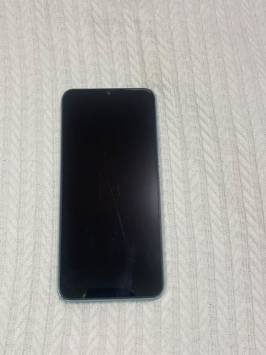 realme C21         б