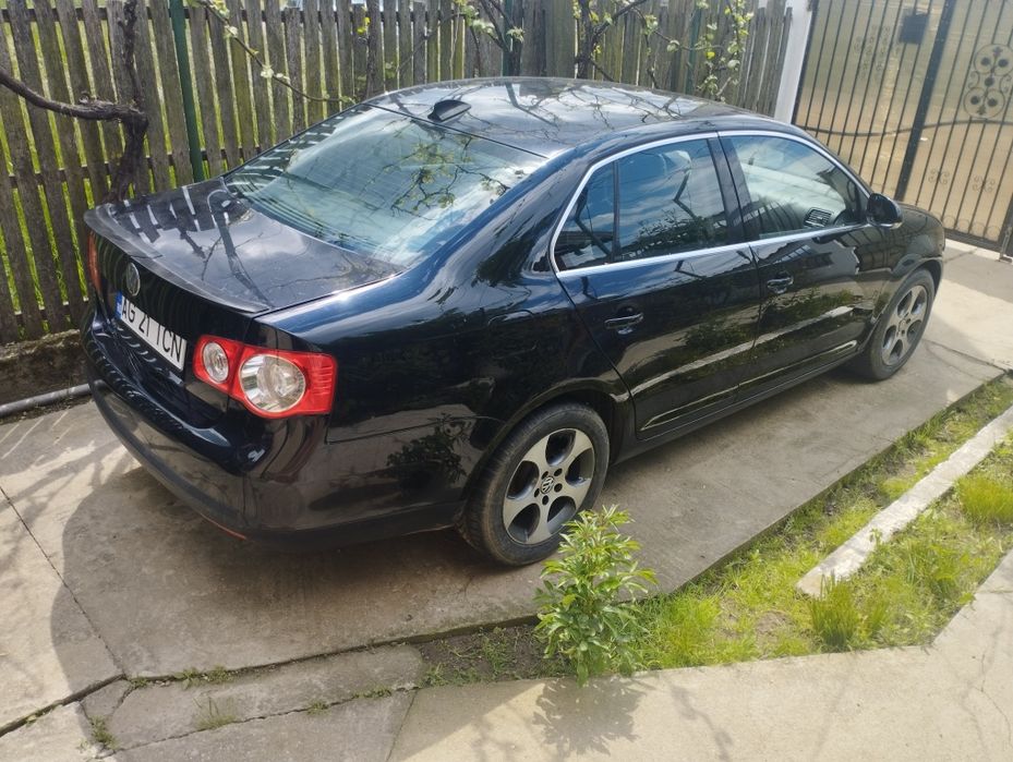 VOLKSWAGEN Jetta