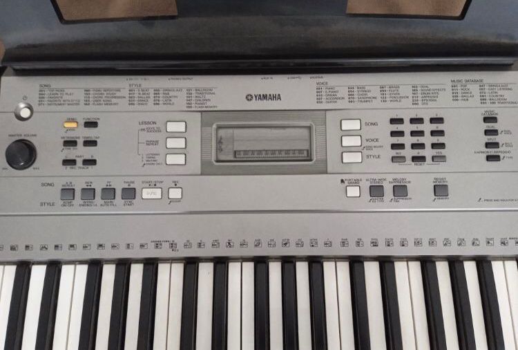 Синтезатор Yamaha 355