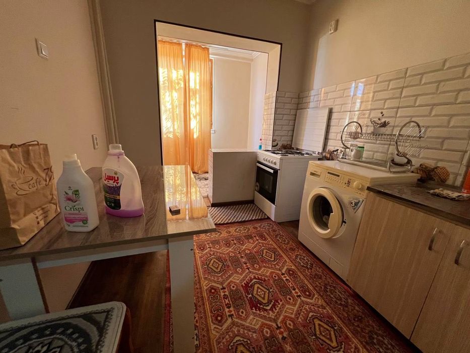 Сдается 2х комнатная квартира 
С обстановкой 
В горде Алмалыке