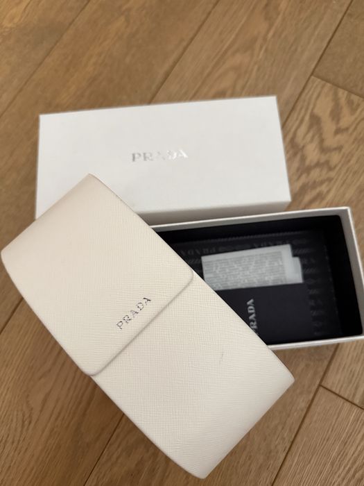 Слънчеви очила Prada