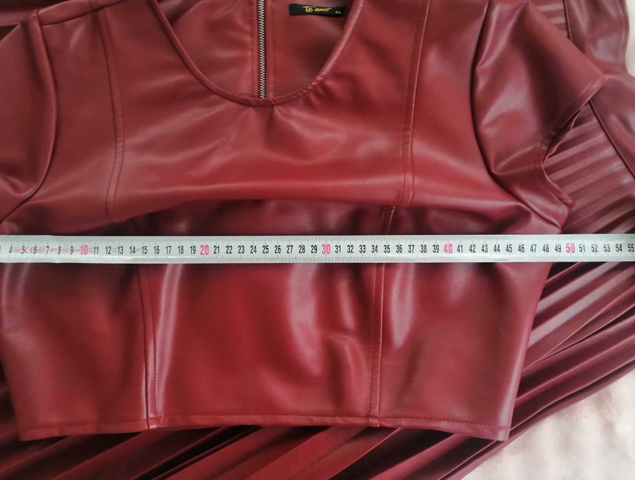 Червен кожен комплект костюм пола и блуза "Te amo" / "Те амо" размер L