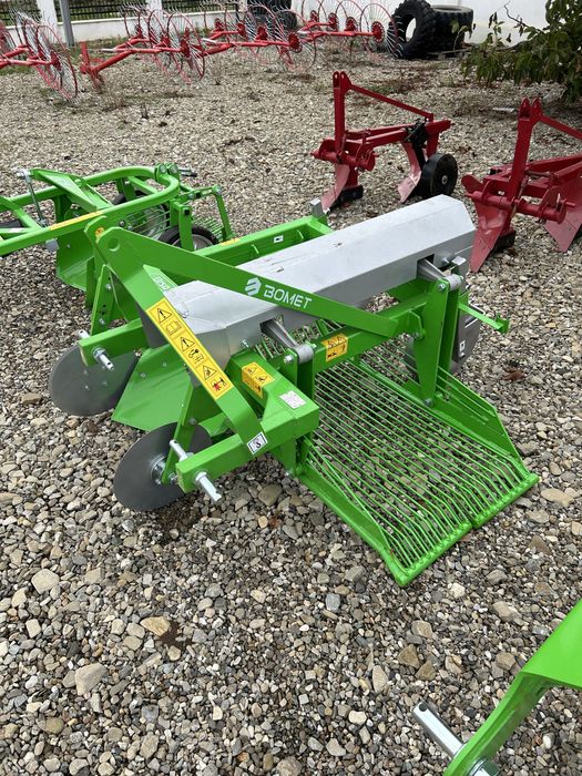 Mașina scos cartofi Bomet 1 rand . Desc Laterala