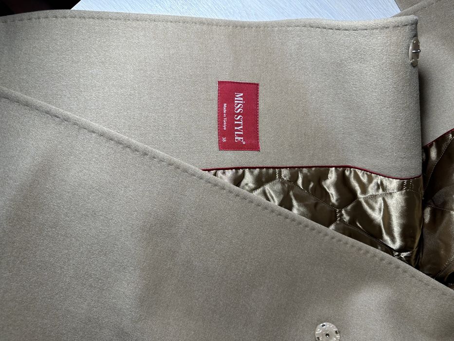 Пальто бренда Miss style