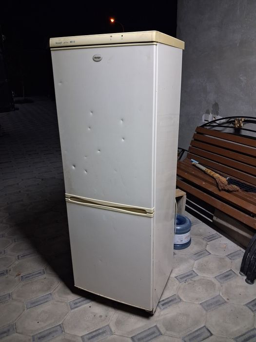Холодильник сатылады жасап тұр