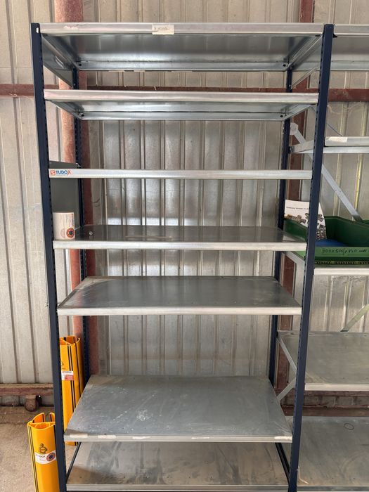 Rafturi metalice cu polite