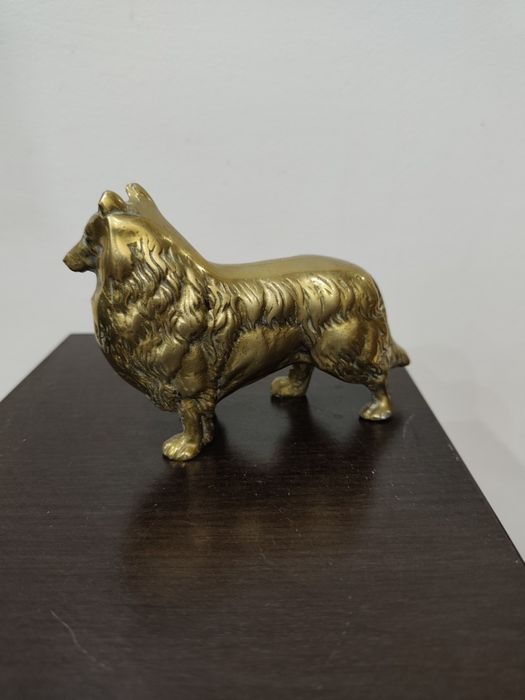 Декоративна месингова фигура – куче  Коли.