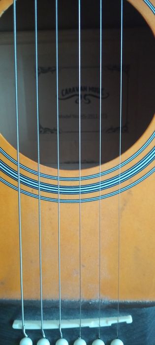 Акустическая гитара